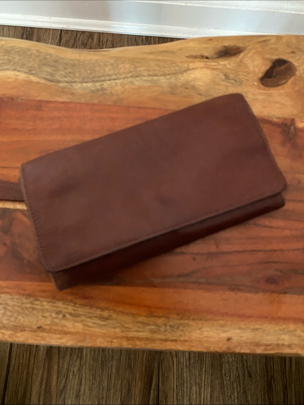 Overland bifold brown leather wallet. Cowhide leather, soft.